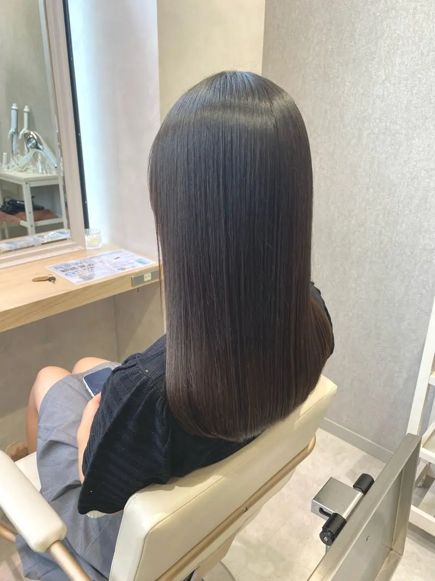 セミロング 髪質改善 カット 縮毛矯正 トリートメント 低ダメージ施術/ 🐮牛木 史裕🐮のヘアスタイル