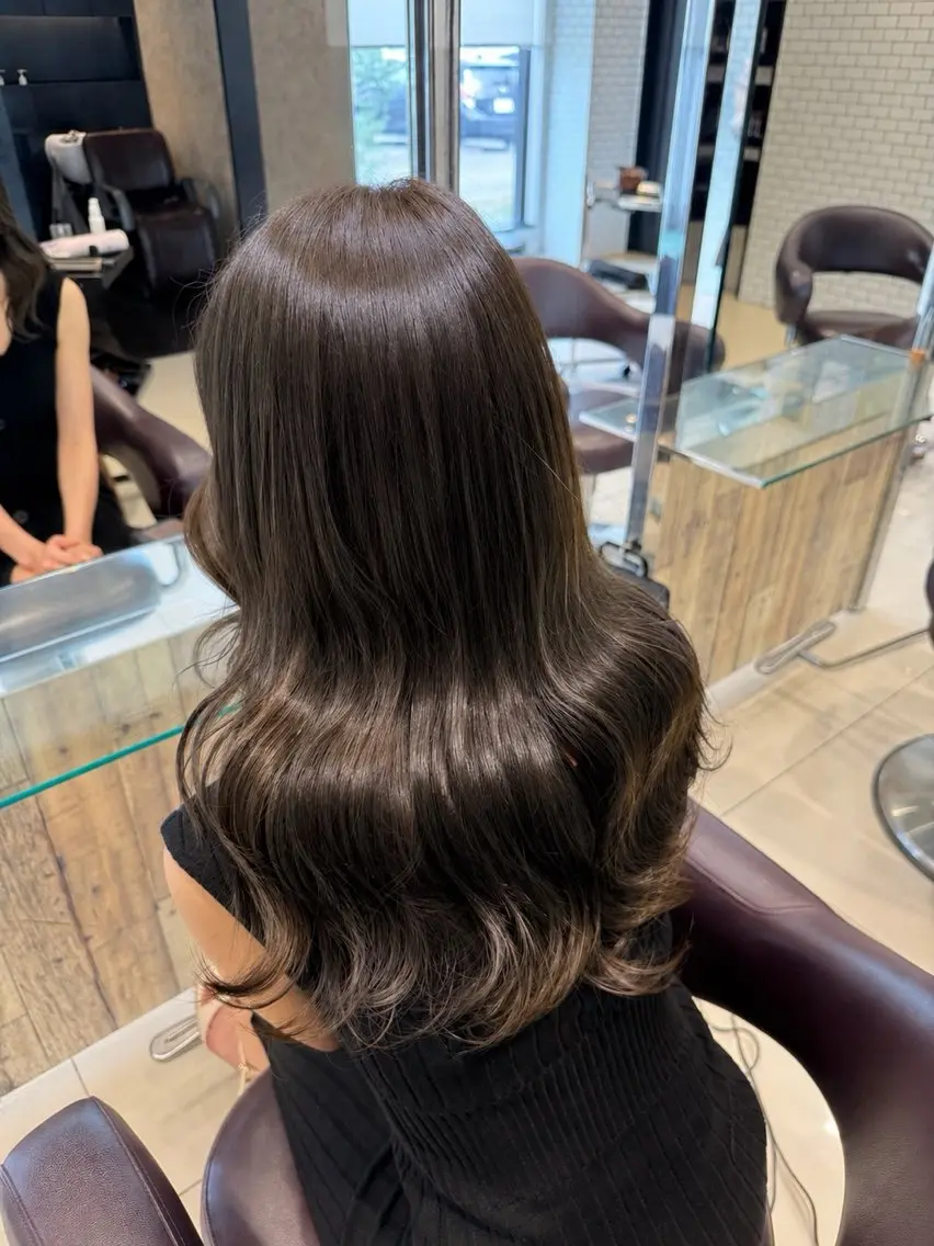 カラー 透明感カラー グレージュ ヘアカラー 金田 莉那のヘアスタイル