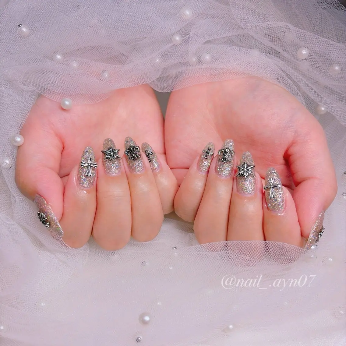 ネイル ラメ(グリッター) シルバー Yveil  横浜店 Ayanaのネイルデザイン