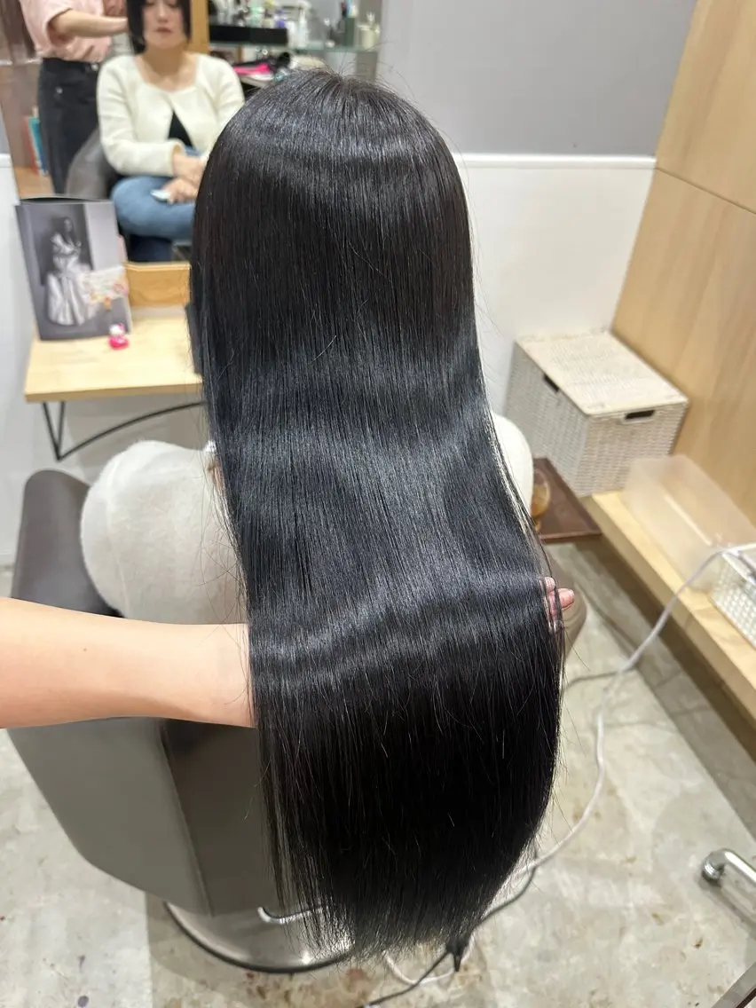 ミディアム カット ヘアカラー トリートメント miloc MOMOKAのヘアスタイル