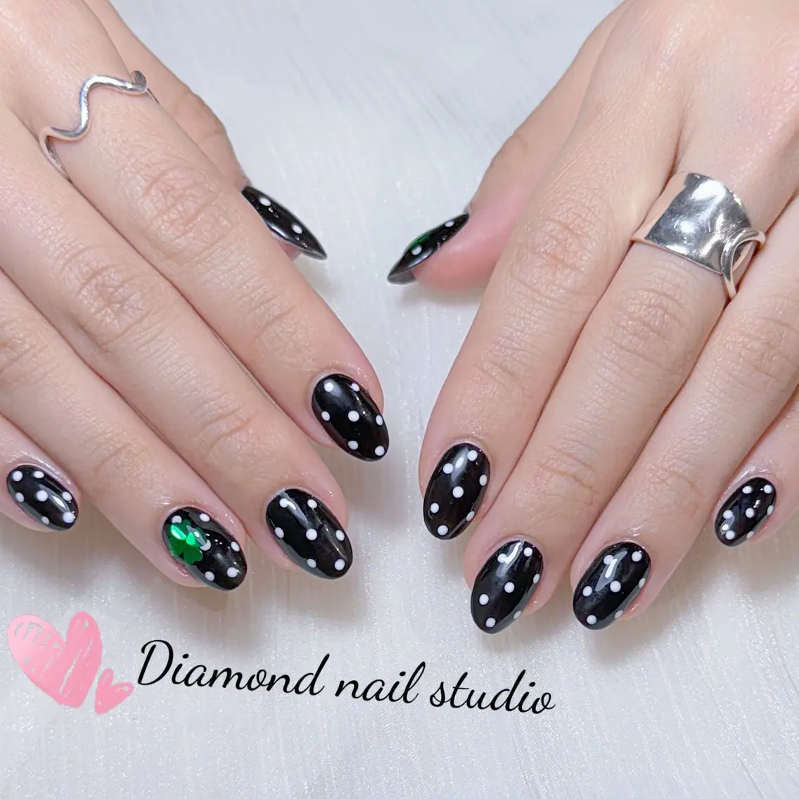 ネイル アートネイル オーロラネイル フラッシュネイル ガーリー キラキラネイル ハンドネイル Una NAILMANAMIのネイルデザイン
