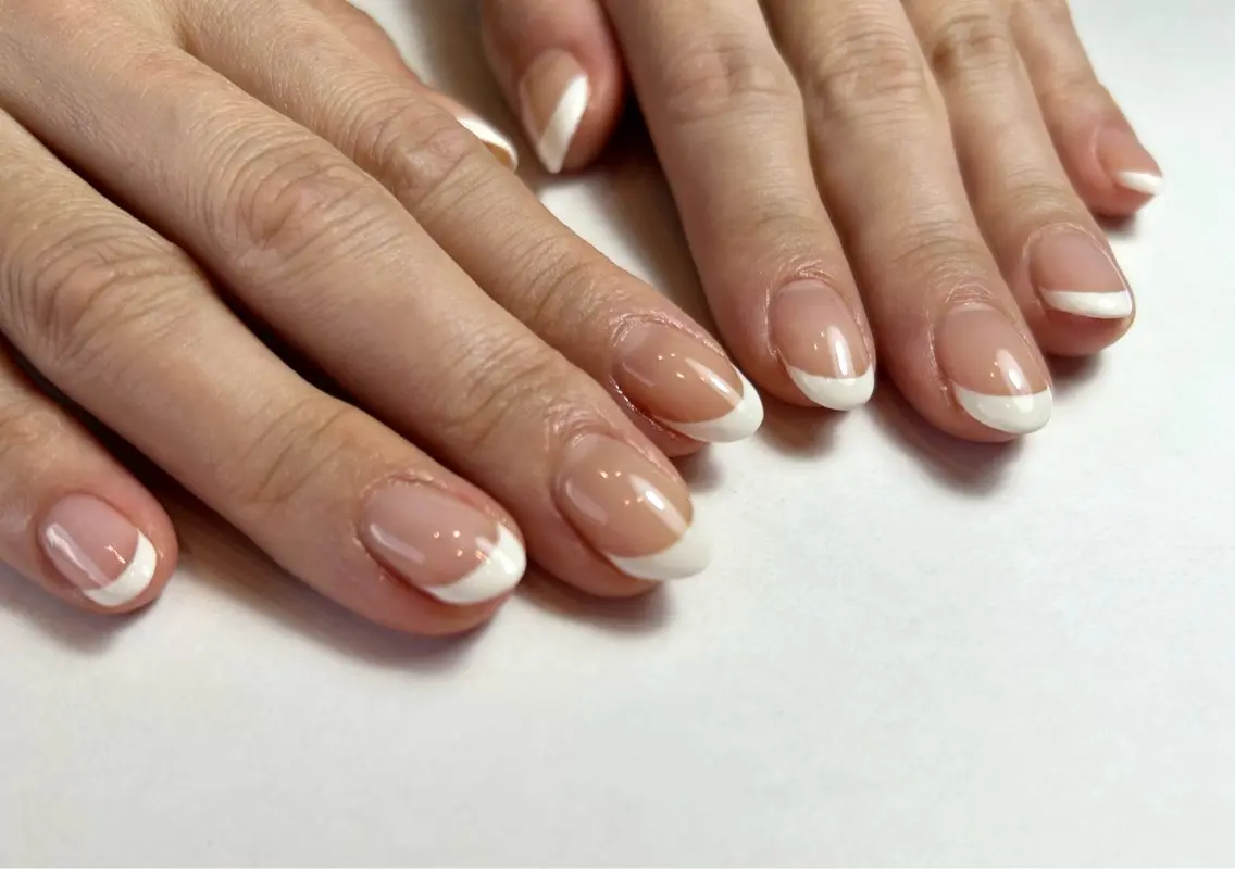 ネイル フレンチネイル オフィスネイル シンプルネイル ハンドネイル le_rire _nailのネイルデザイン