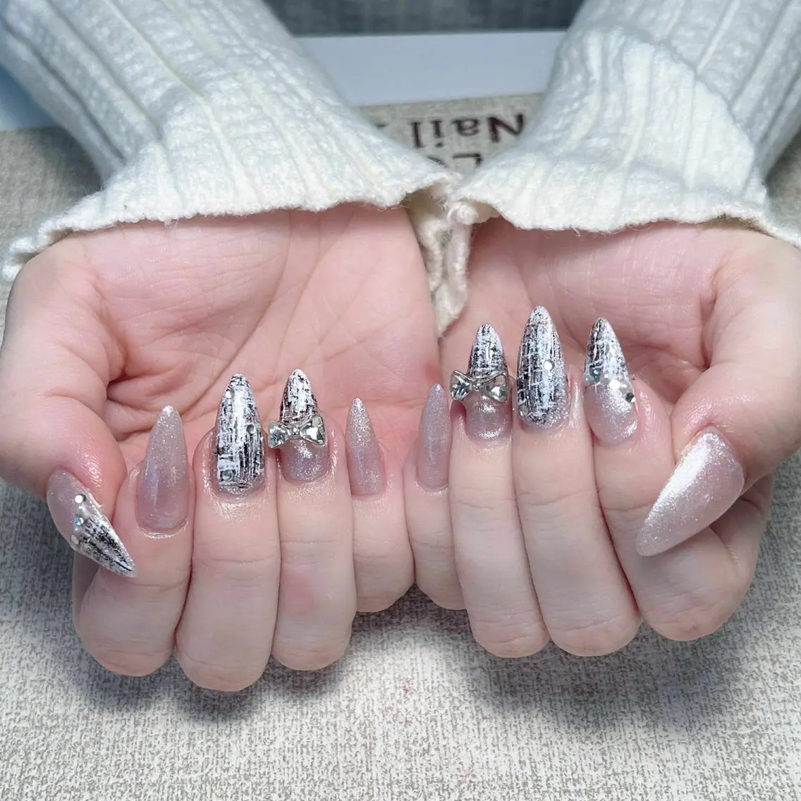 ネイル アートネイル ジェルネイル キラキラネイル ミラーネイル ニュアンスネイル ハンドネイル ハンドケア Nova Nail Nambaのネイルデザイン