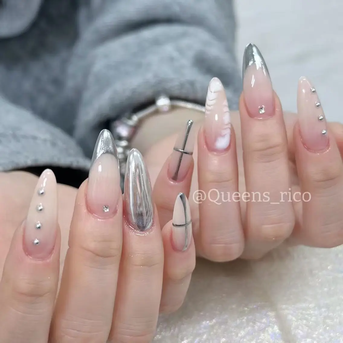 ネイル ハンドネイル Queens テイのネイルデザイン