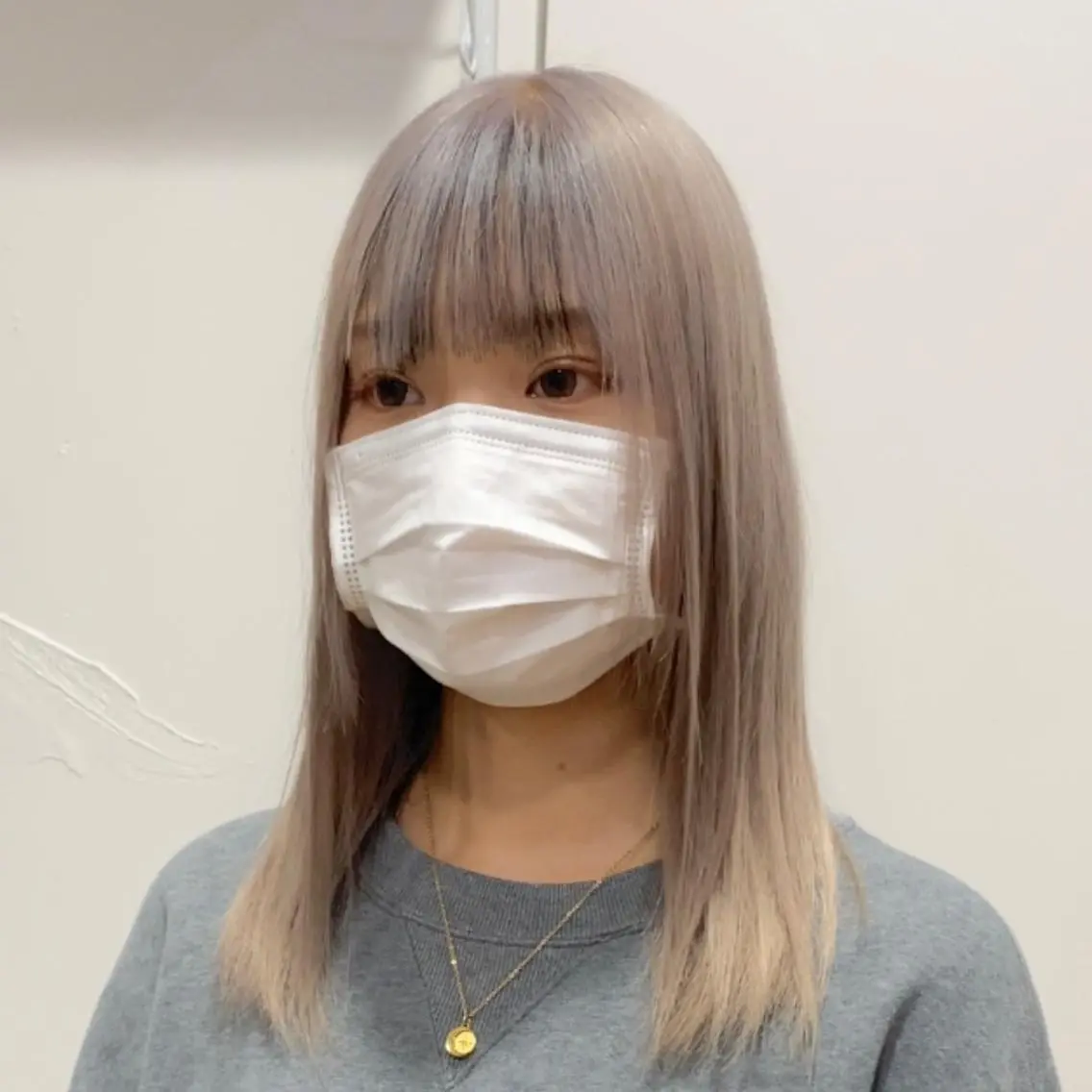 ミディアム カラー 横尾 歩のヘアスタイル