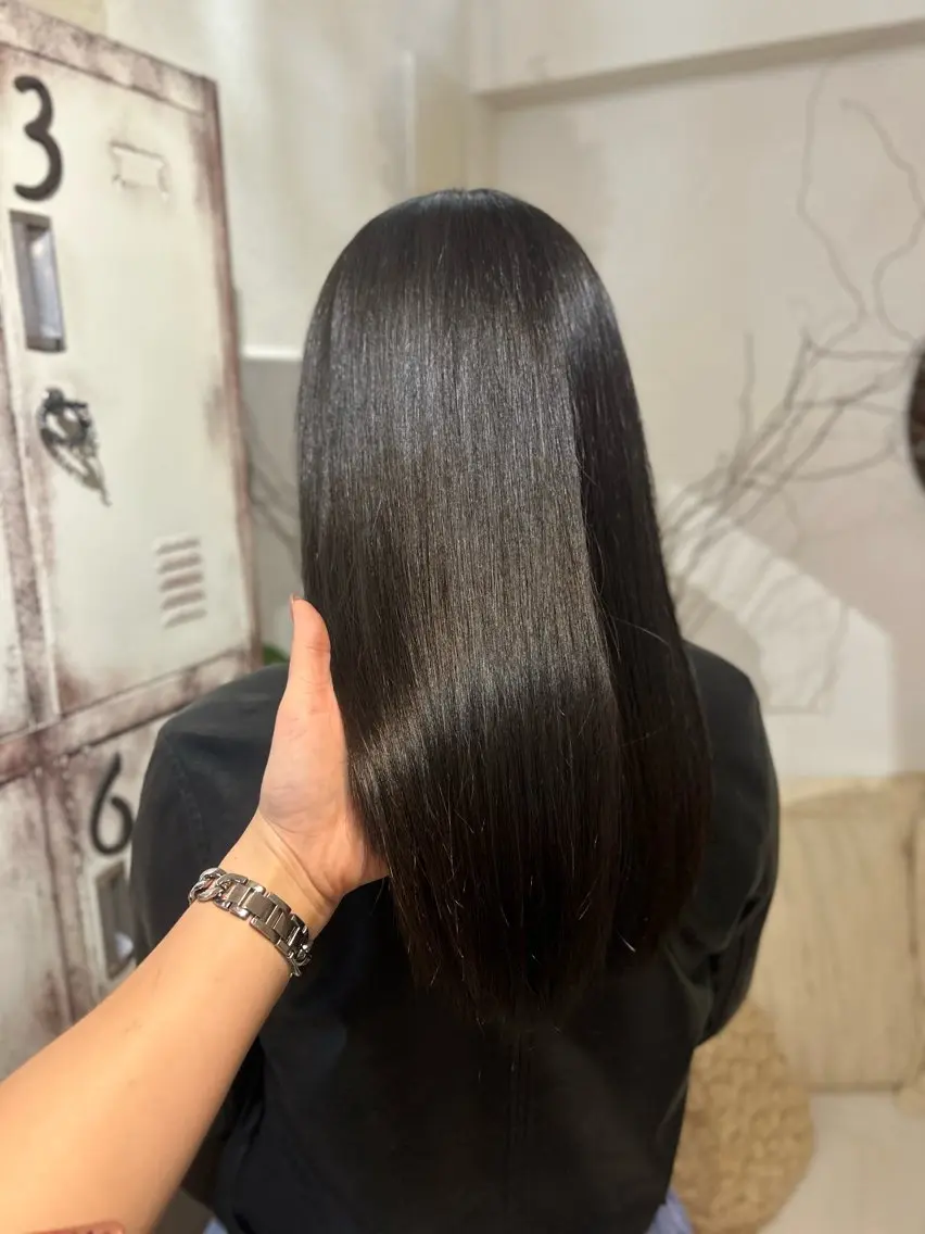 セミロング カラー カット ヘアカラー トリートメント ヘッドスパ putri 川邉 優花のヘアスタイル