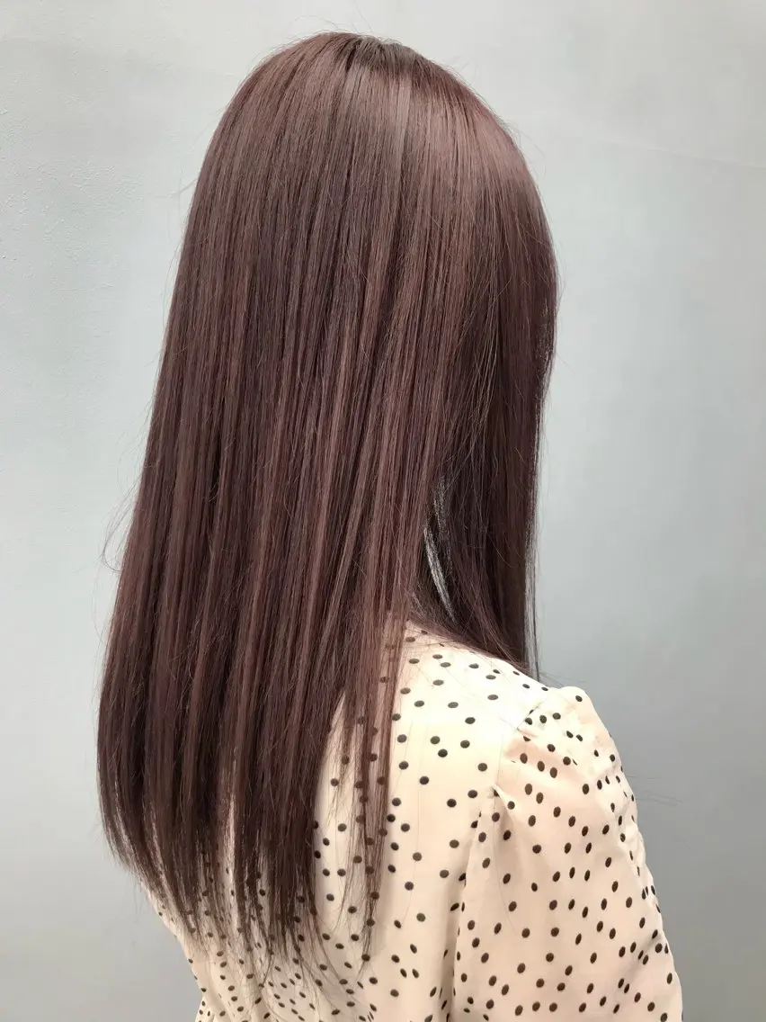 セミロング カラー VOLANCH MAIのヘアスタイル