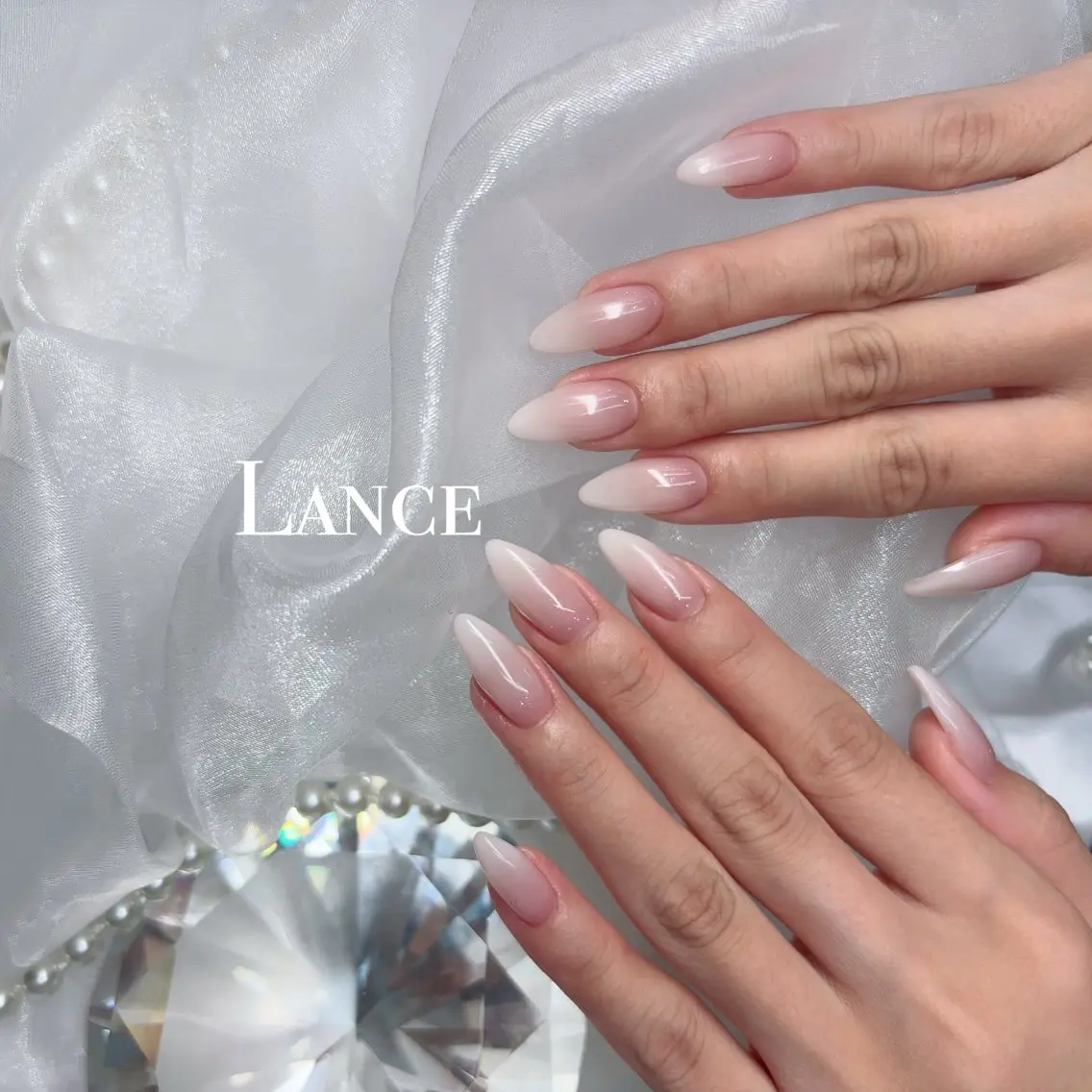 ネイル オーロラネイル フットネイル 氷ネイル・うるうるネイル キラキラネイル 韓国ネイル ハンドネイル Lance nailのネイルデザイン