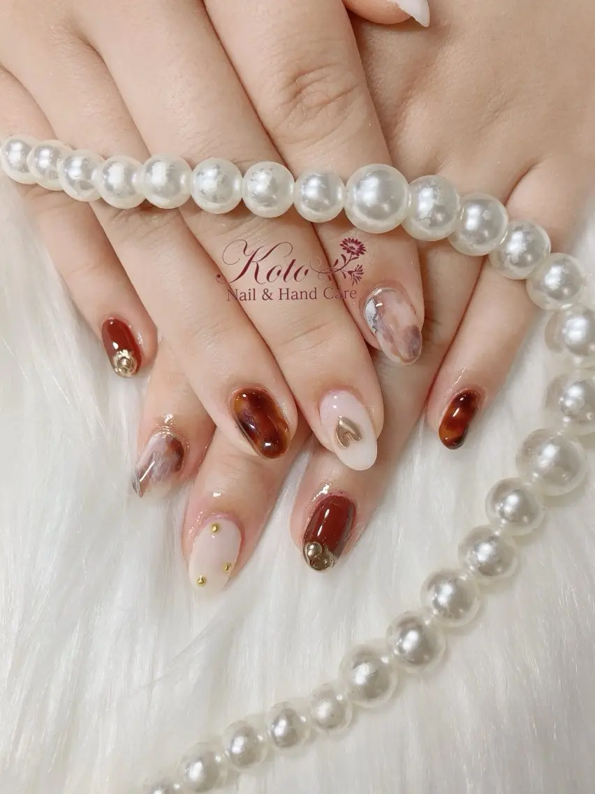 ネイル べっ甲ネイル 長さ出し ジェルネイル 持ち込み ニュアンスネイル ハンドネイル Nail Salon KOTOのネイルデザイン