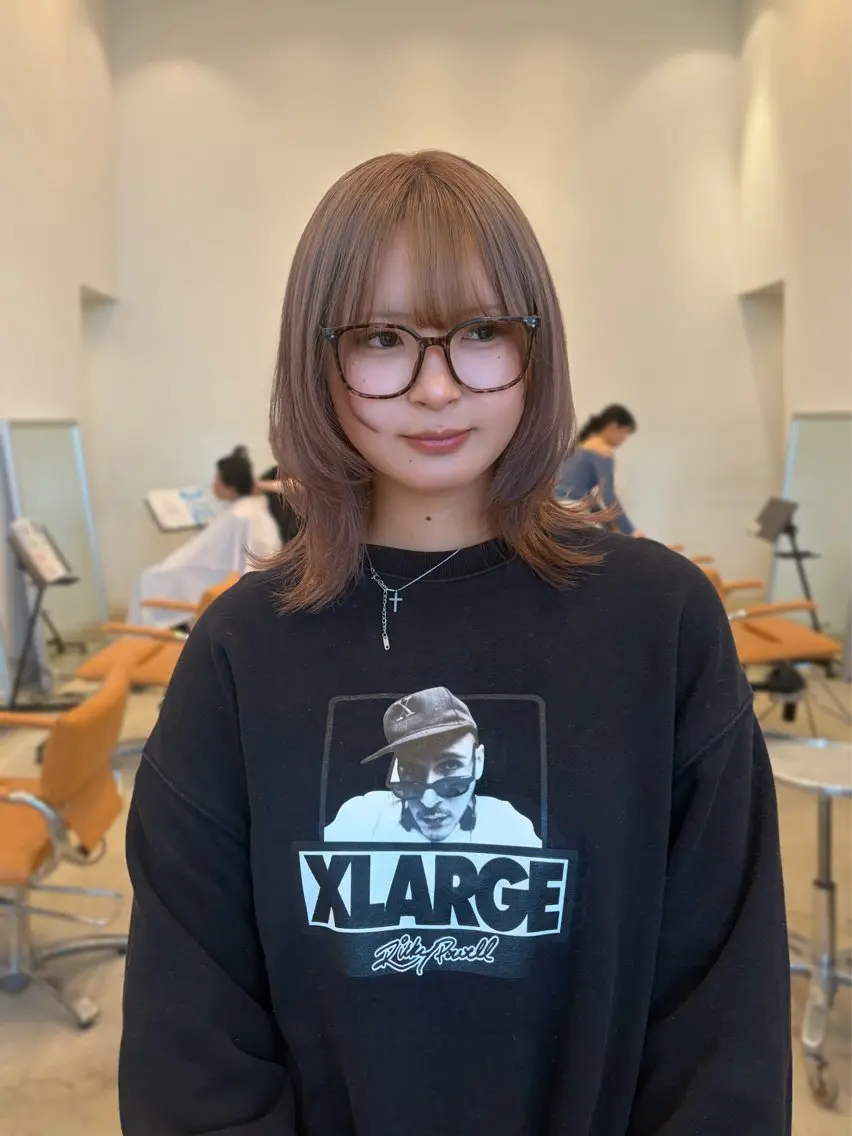 ミディアム ラベンダーブラウン ヘアカラー 羽鳥 菜々子のヘアスタイル