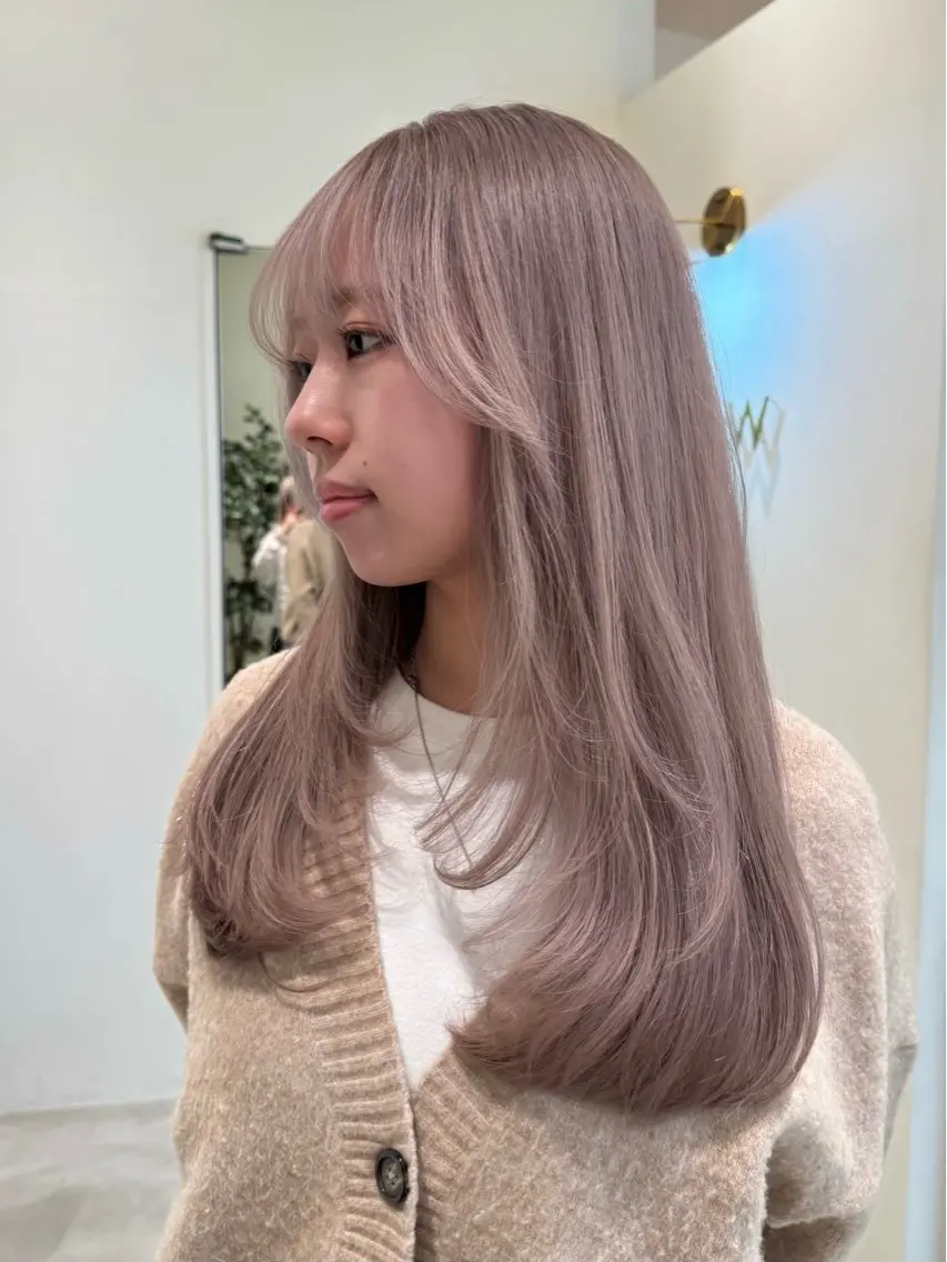 夏に向けて明るくしたい方！【￥８０００】 🌟ブリーチダブルカラー🌟ベージュ.ピンク.グレージュ.前髪カット追加🉑の写真