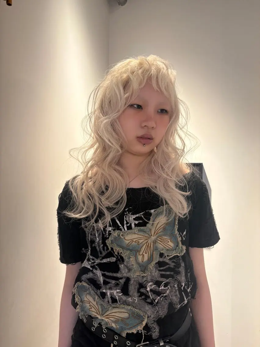 ブリーチリタッチのみ➕保湿トリートメント👱🏻‍♀️🩷の写真