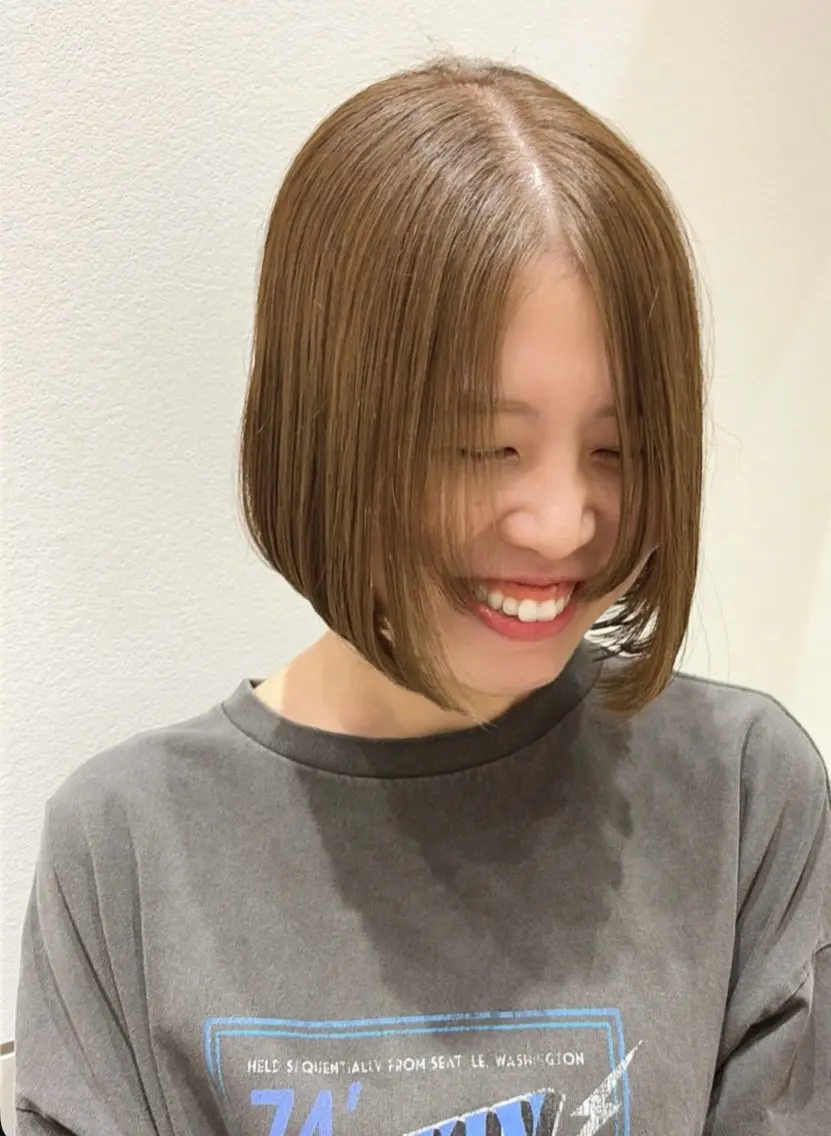 ショート YUUKA /艶髪矯 正/透明感カラーのヘアスタイル