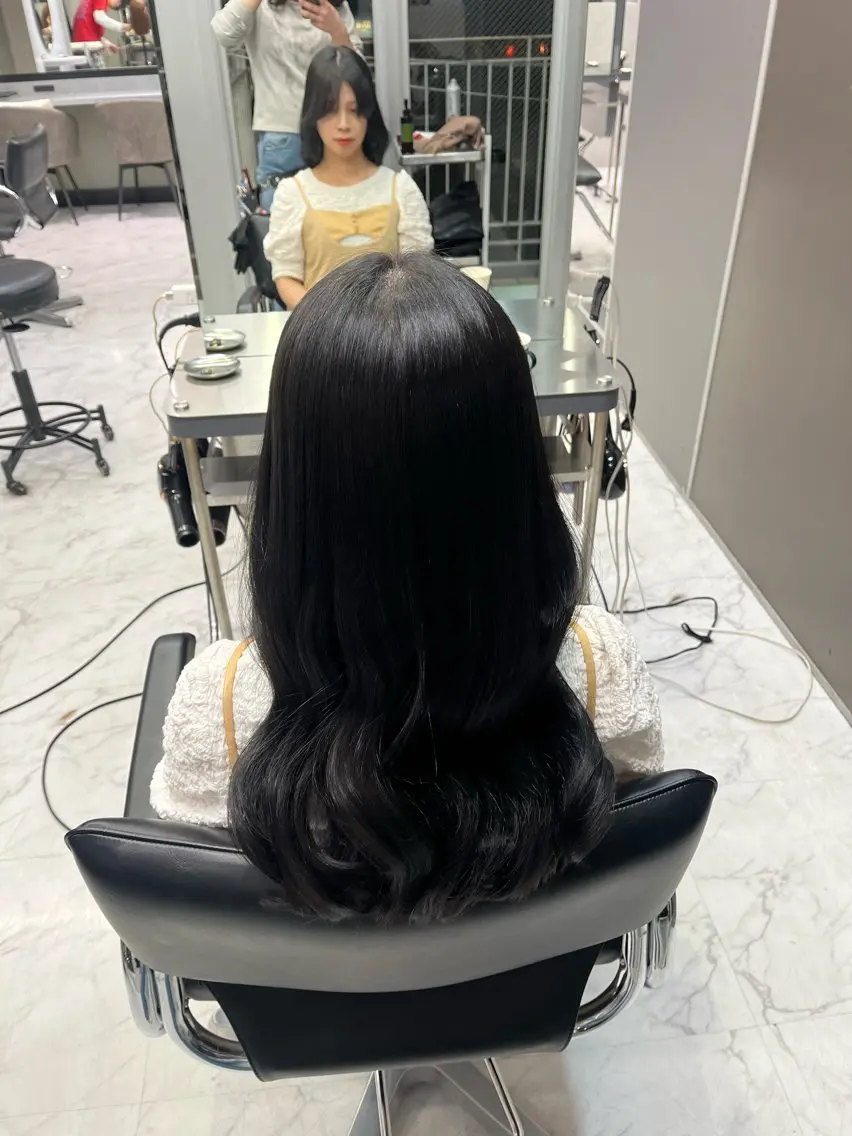 セミロング ヘアカラー トリートメント RAF／Lino 美髪矯正／暗髪カラーのヘアスタイル