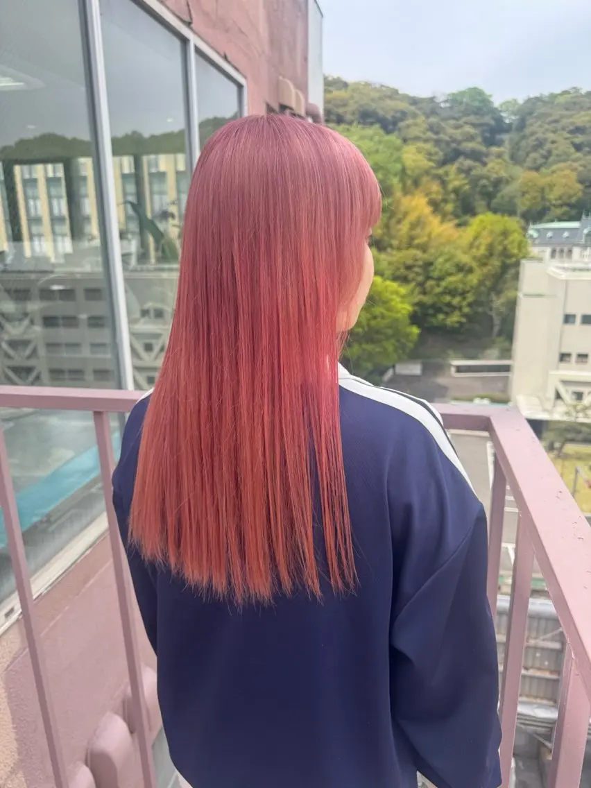 ロング カラー ピンクカラー ヘアカラー Viage （ビアージュ）のヘアスタイル