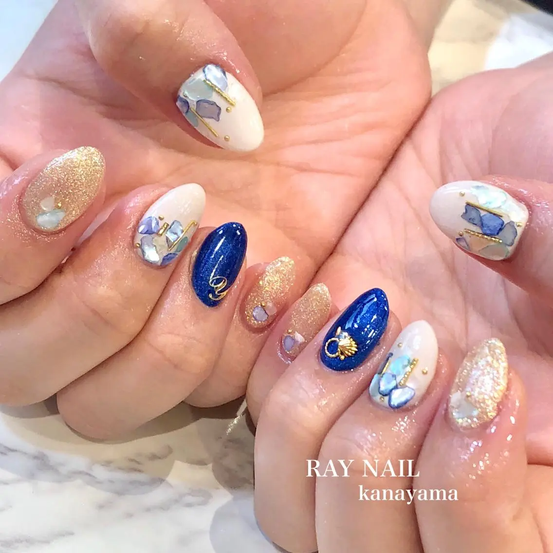 ネイル ストーンネイル 夏ネイル Arowa 伊田のネイルデザイン