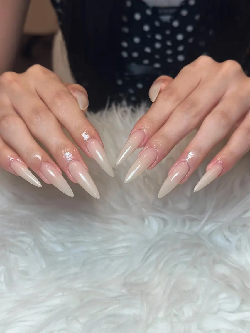 ネイル チークネイル ドット フレンチネイル グラデーション ハート ハンドネイル ハンドケア Eli Muse 新宿ネイルのネイルデザイン