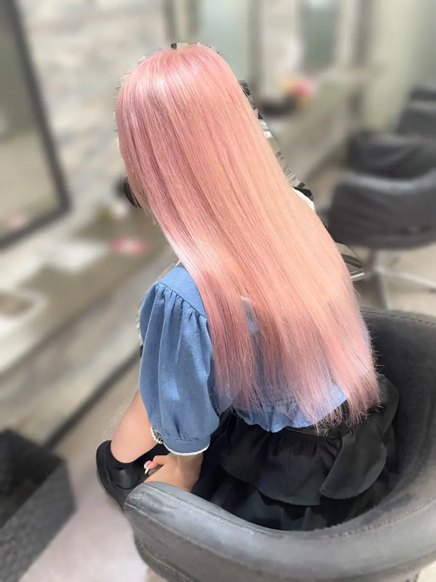 ロング カラー ブリーチ ピンクカラー エクステ カット ヘアカラー トリートメント エクステ ハイトーンエクステ 🎩カズキ🎩のヘアスタイル