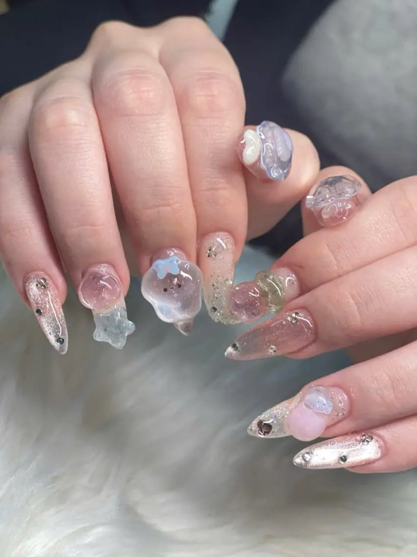 ネイル フレンチネイル グラデーション キラキラネイル 韓国ネイル マグネットネイル Hara Nail 【持ち込みOK】のネイルデザイン