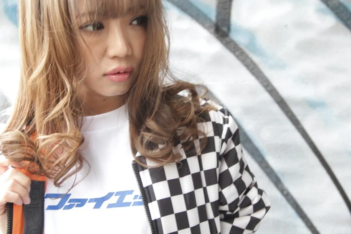 ミディアム カラー パーマ ヘアアレンジ メンズ キッズ ネイル マツエク・マツパ カット ヘアカラー トリートメント THREE NINE 【スリーナイン】のヘアスタイル