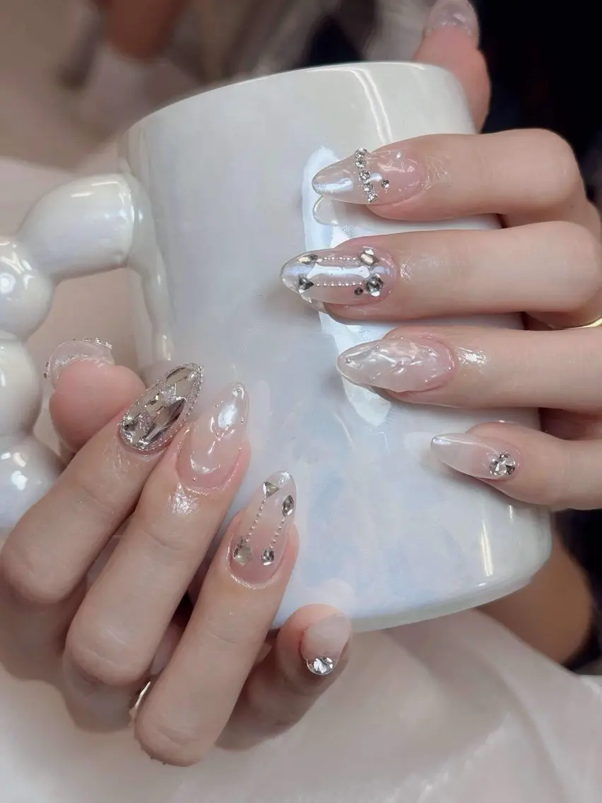 ネイル アートネイル オーロラネイル チークネイル 長さ出し フットネイル Anh Nail 歌舞伎町のネイルデザイン