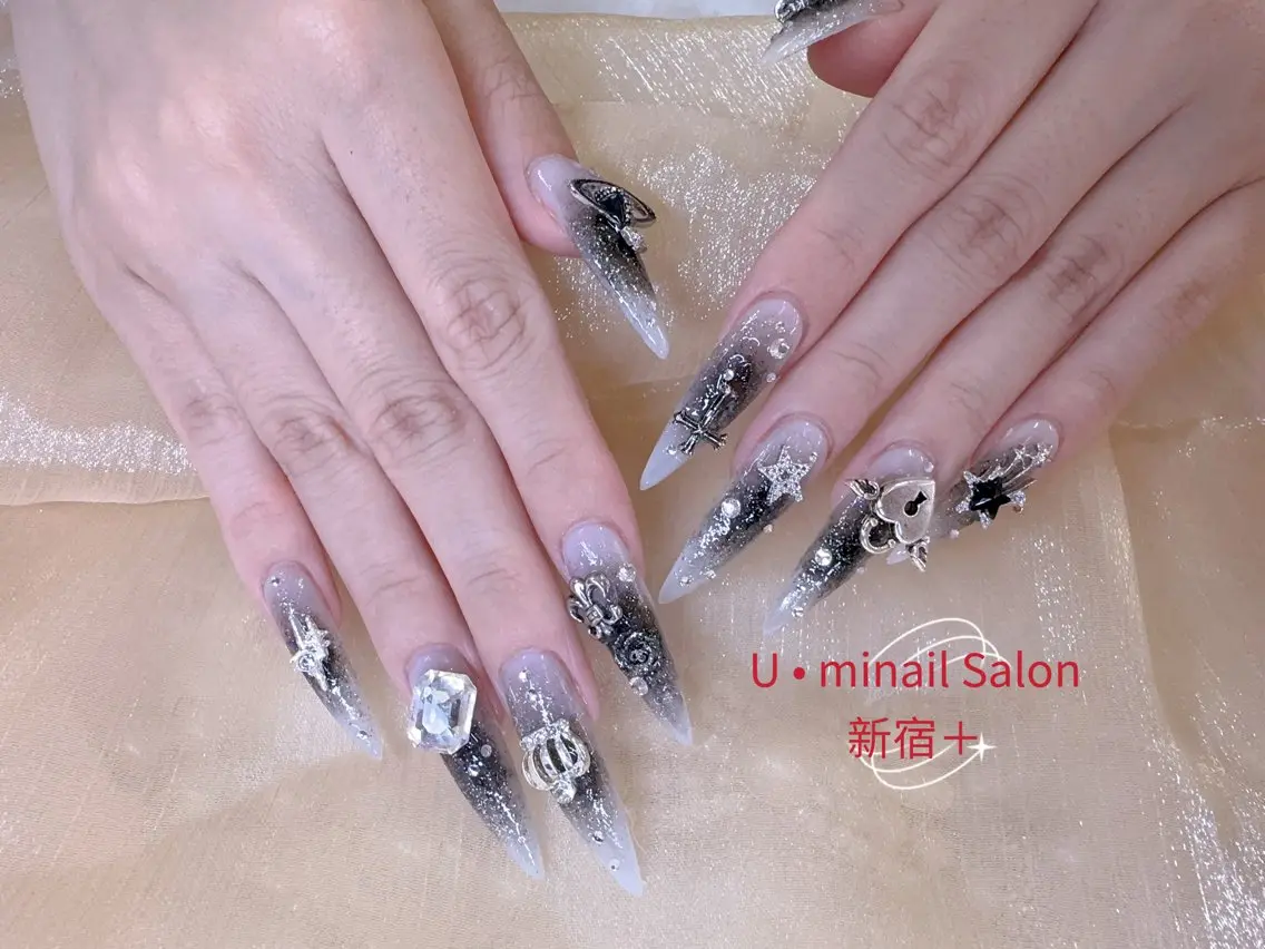 ネイル UMI ネイルサロン新宿🎀のネイルデザイン