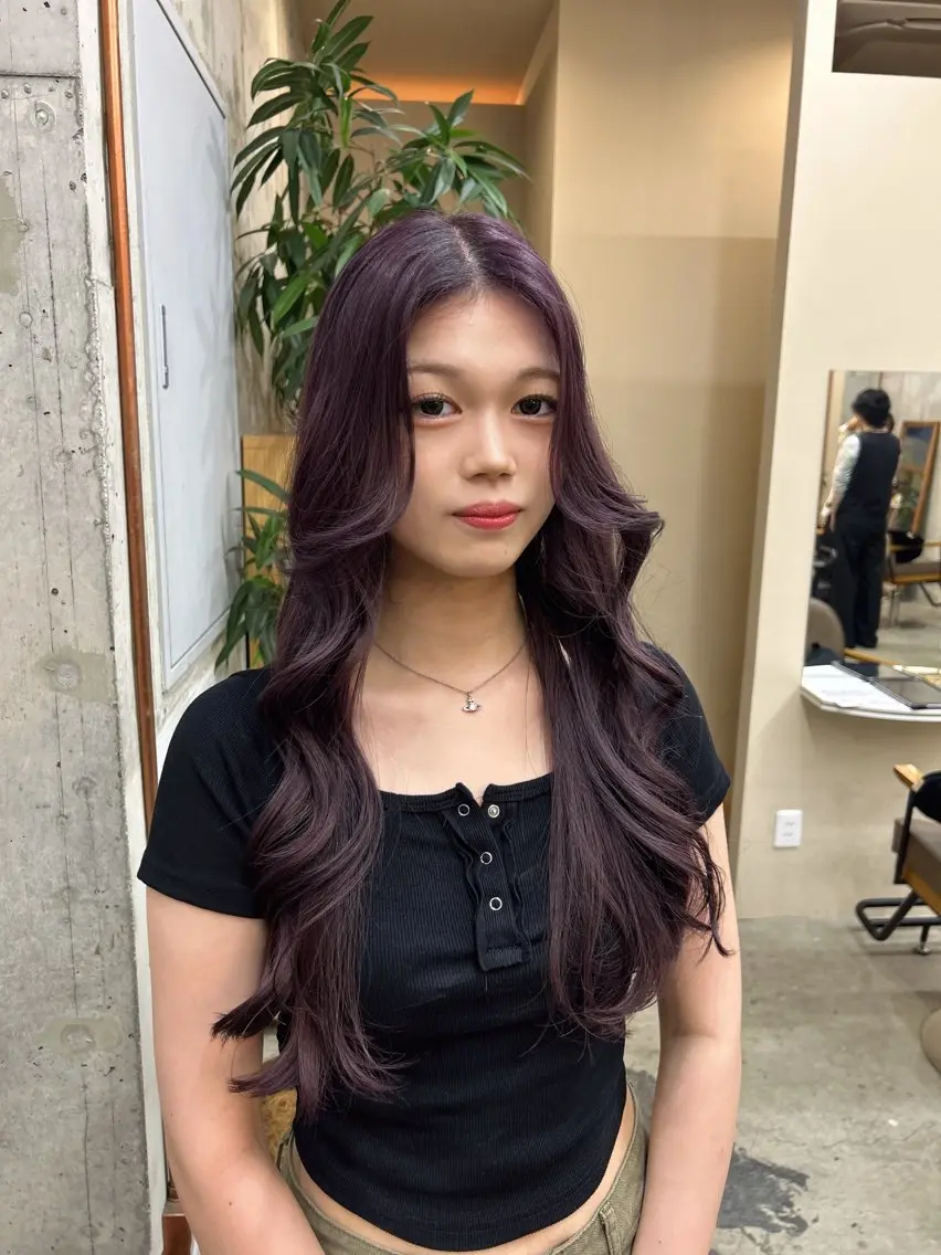 ロング カラー ベージュカラー ブリーチ 透明感カラー グレージュ ラベンダーカラー ヘアカラー 顔周りレイヤー/ ふわあいりのヘアスタイル