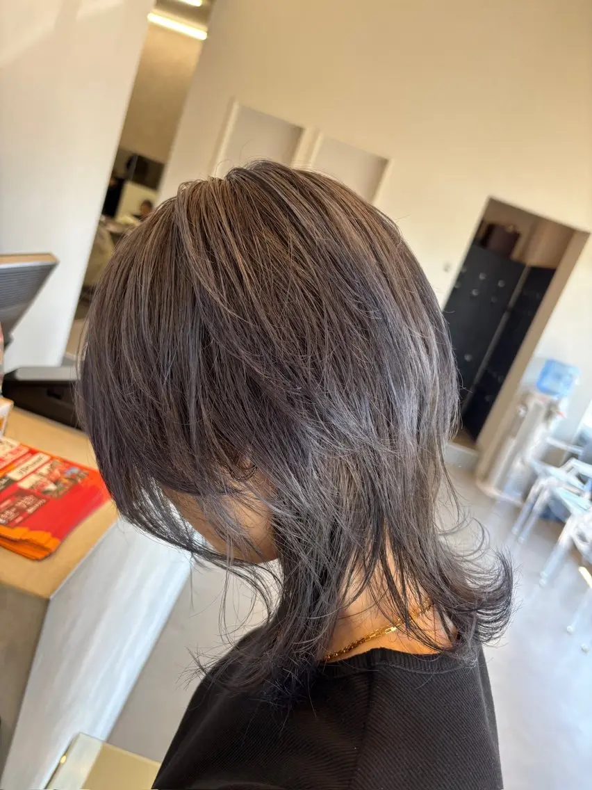 セミロング ［ステレオ知立］岡田 ウルフ✂️のヘアスタイル