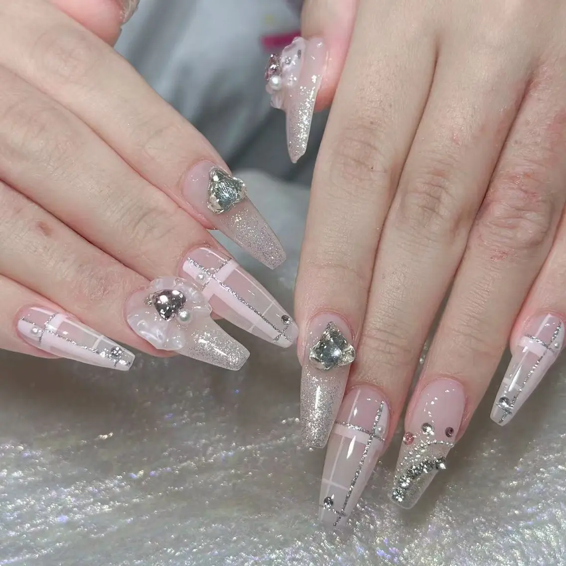 ネイル ハンドネイル Queens ひなのネイルデザイン