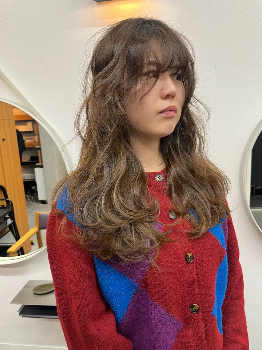ロング 松尾 伊純のヘアスタイル
