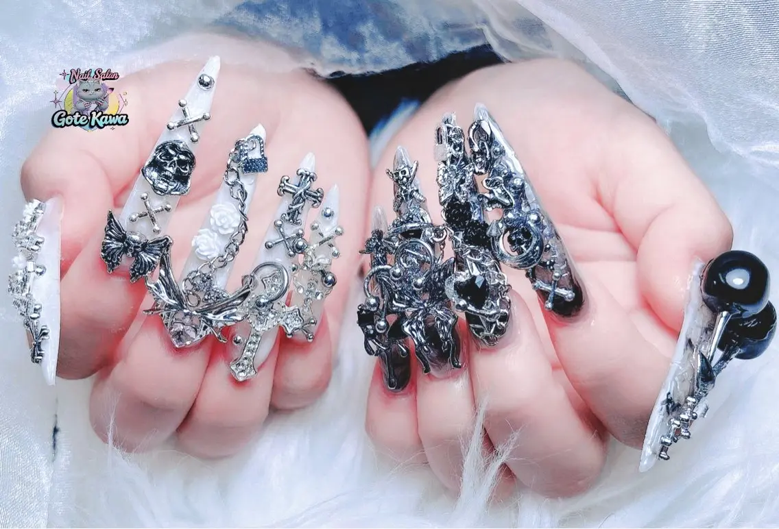ネイル キラキラネイル 韓国ネイル スカルプネイル ハンドネイル ハンドケア Gote Kawa nail salonのネイルデザイン