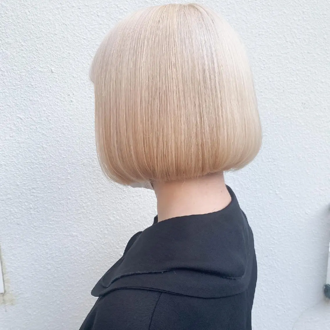 ショート カラー ブロンド ダブルカラー ホワイトブロンド ボブ カット ヘアカラー トリートメント ハネエクステ表参道/ 羽エクステSpicaのヘアスタイル