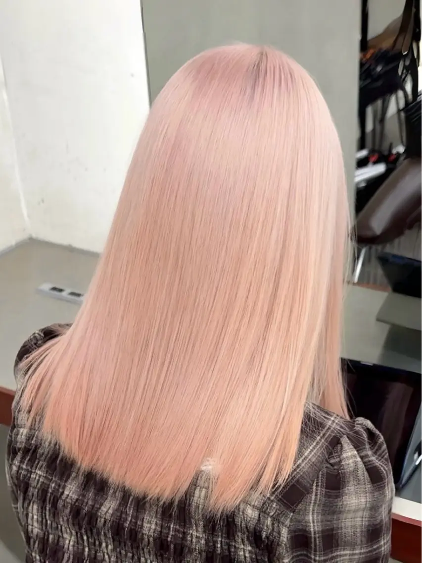 セミロング カラー ベージュカラー ブリーチ ケアブリーチ 透明感カラー デザインカラー カット ヘアカラー トリートメント 似合わせカット/ ハイトーン/aoiのヘアスタイル