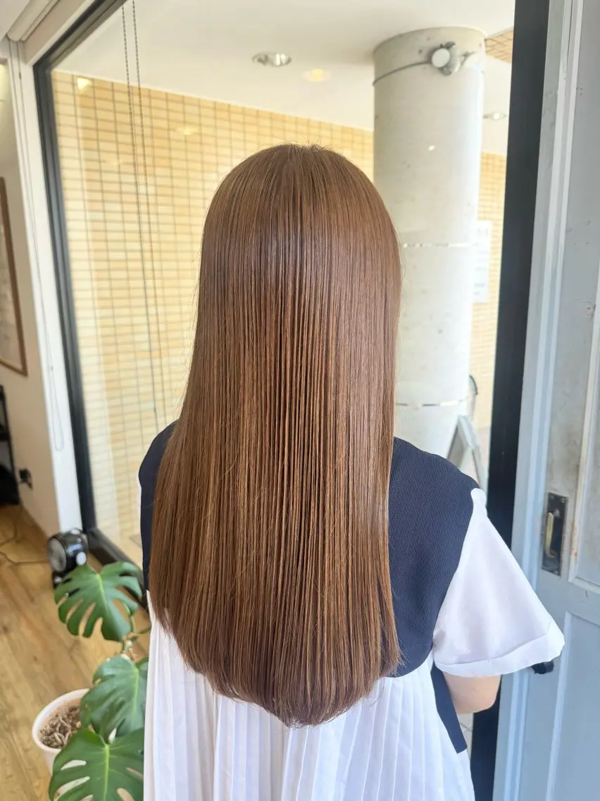 ロング カラー ベージュカラー ブリーチ ブリーチなしカラー カット ヘアカラー トリートメント ツキダテ ユイのヘアスタイル