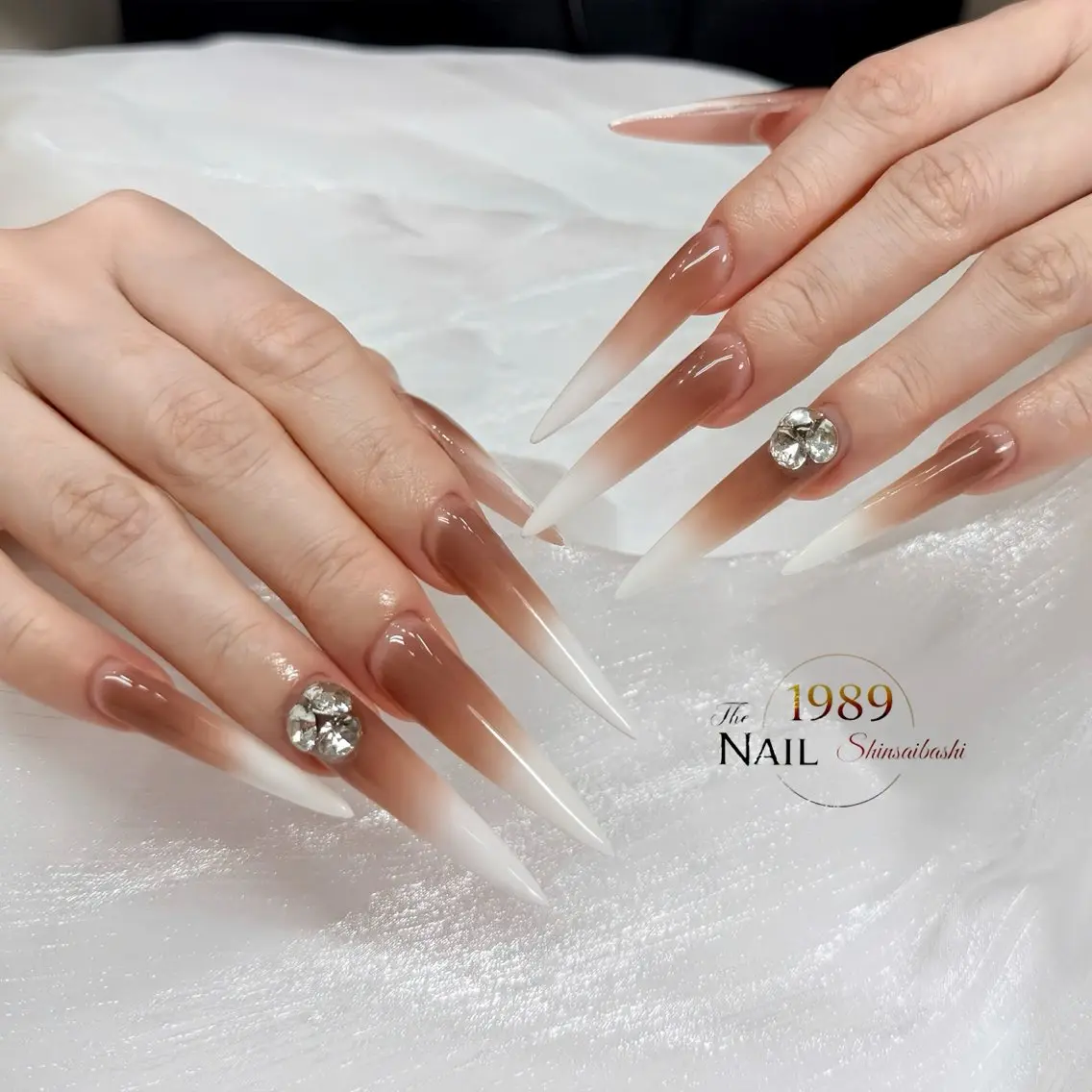 ネイル ロングネイル スーパーロングネイル ハンドネイル The 1989 Nail Salonのネイルデザイン