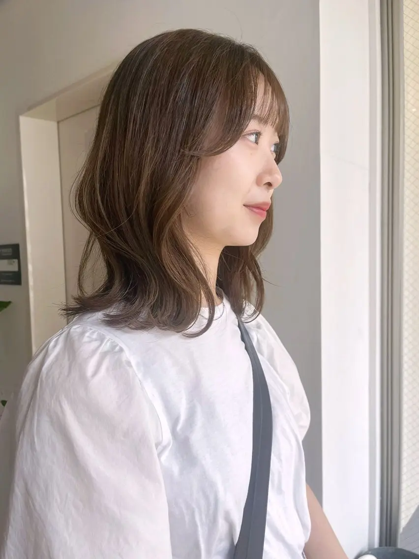 ミディアム カラー かわい りほのヘアスタイル