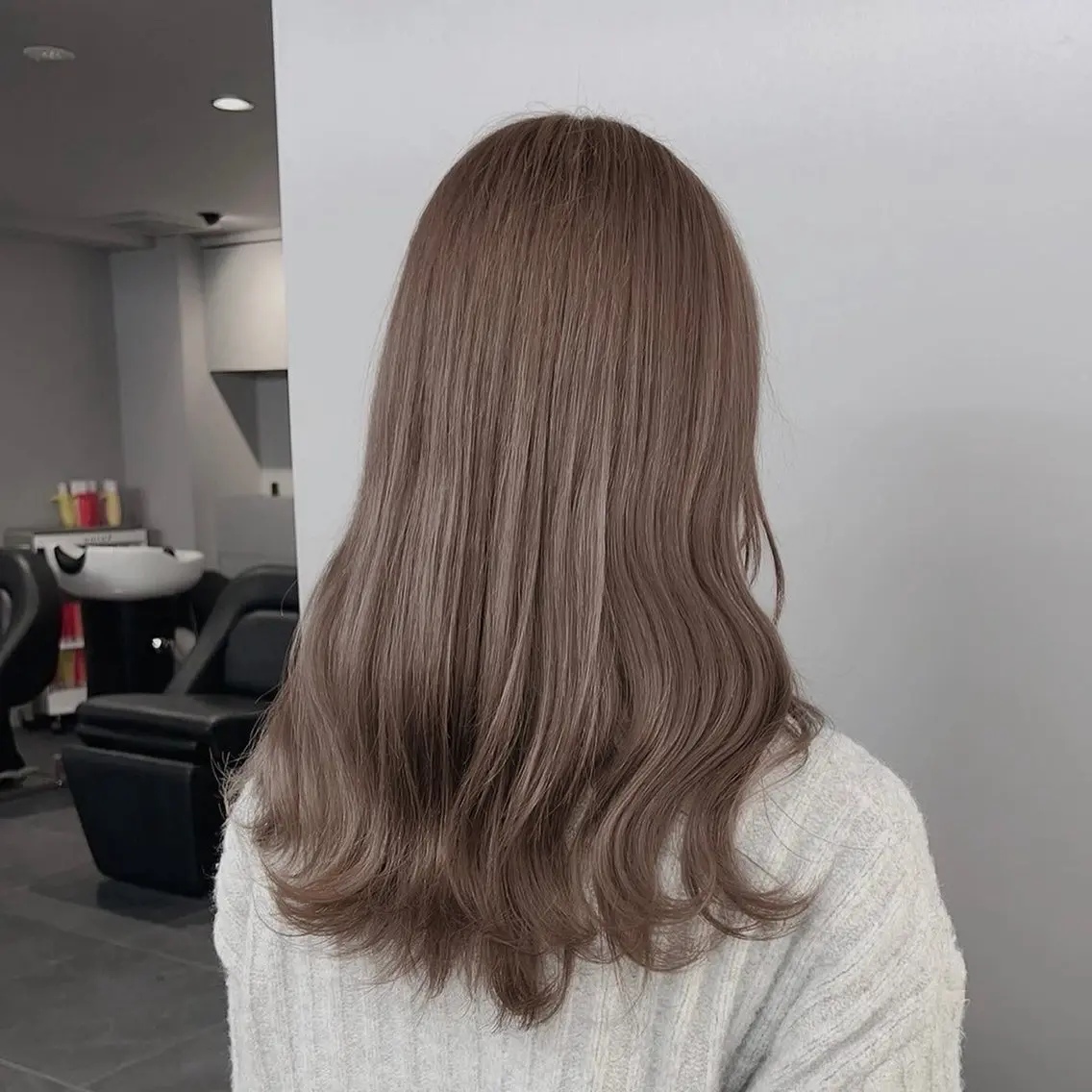 ロング ヘアカラー ベージュ/グレージュ 🧸あやか/表参道のヘアスタイル