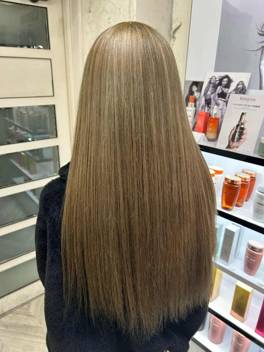 ロング カラー ベージュカラー ダブルカラー ミルクティーベージュ ヘアカラー 馴染ませエクステ/ ヒロヤのヘアスタイル