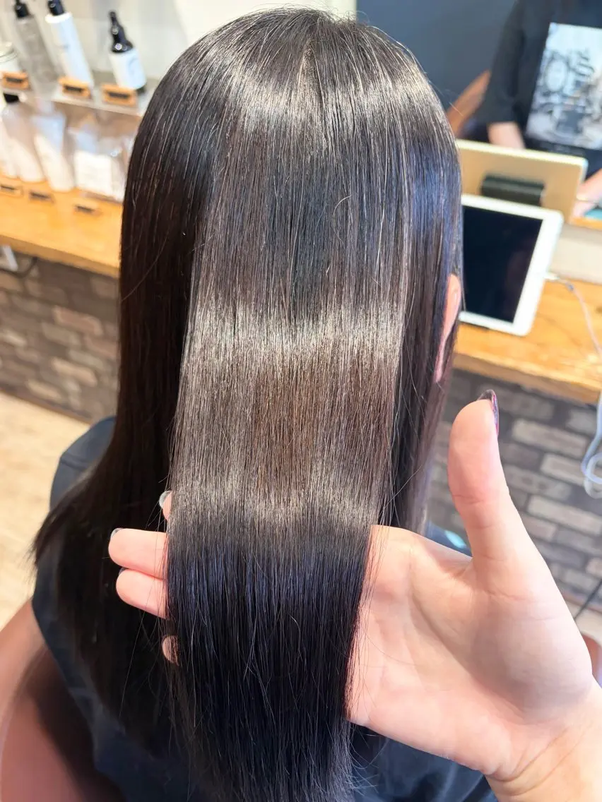 ロング カット 縮毛矯正 クロヤマ ノアミのヘアスタイル