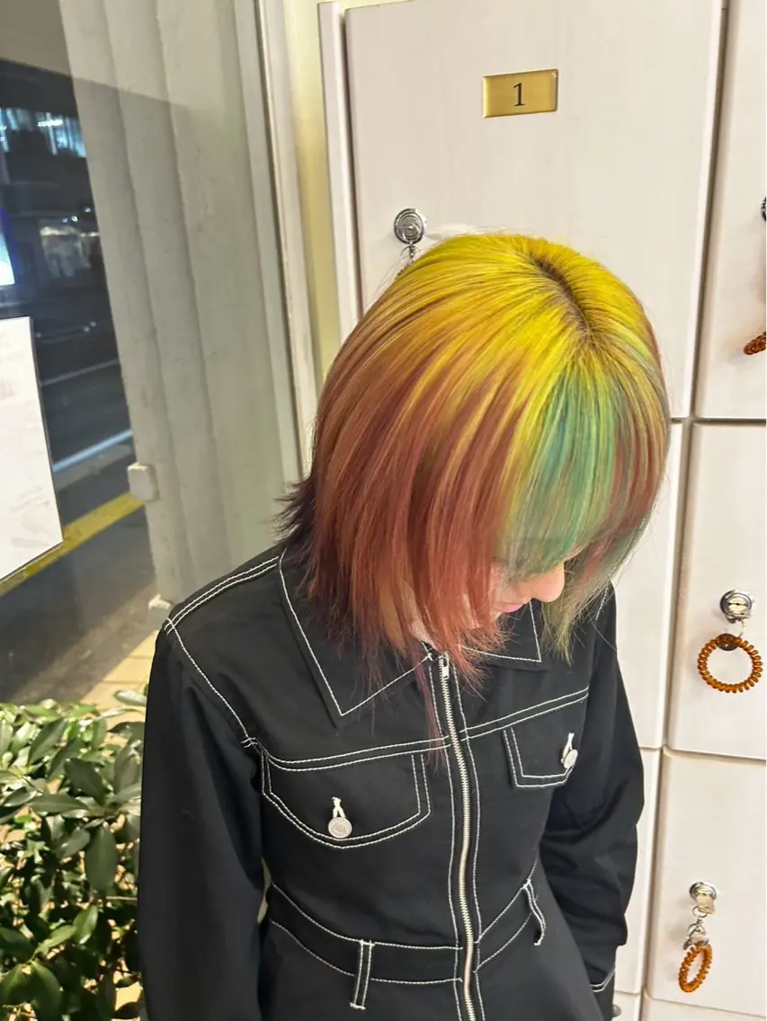 【全頭ブリーチ➕デザインカラー】の写真