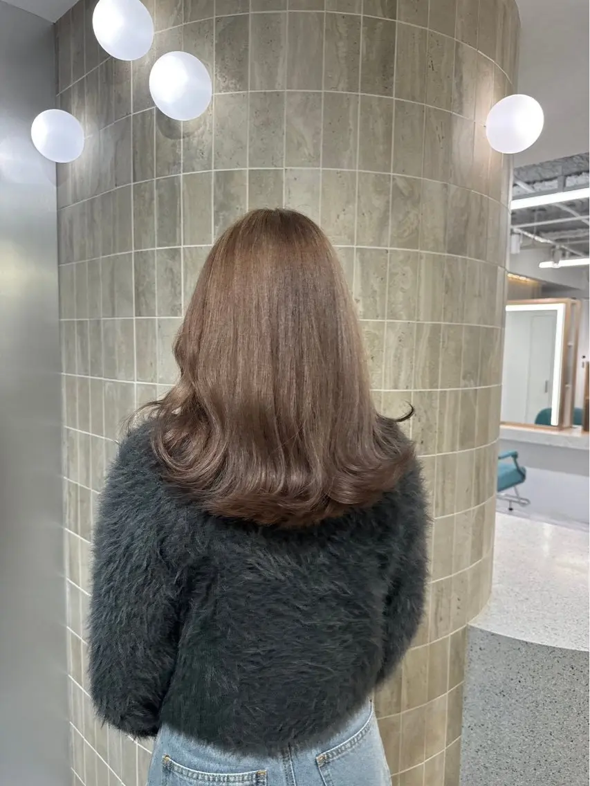 セミロング ヘアカラー 髪質改善ELSA元町 城内譲のヘアスタイル