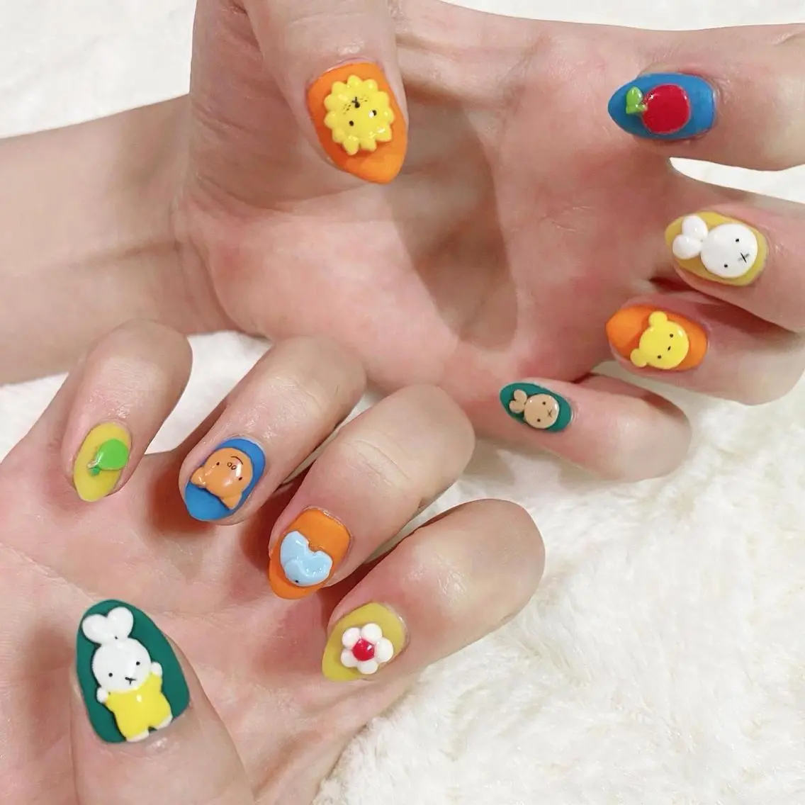 ネイル 持ち込み ハンドネイル フットネイル Adite nailのネイルデザイン