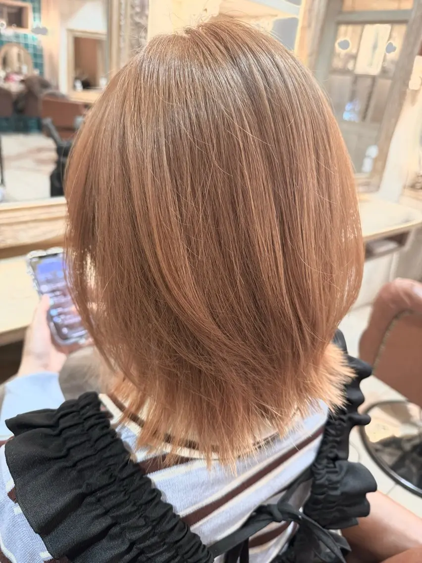 ミディアム amie by afloatのヘアスタイル
