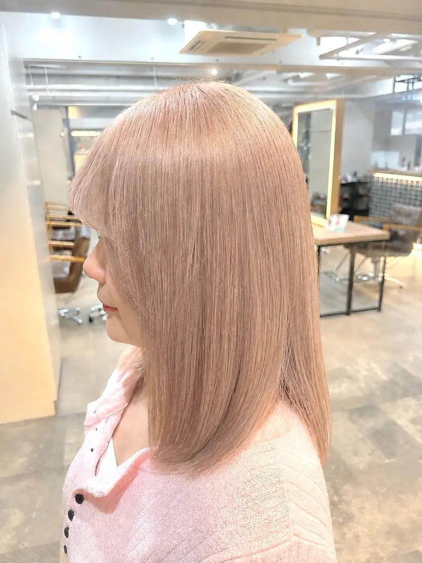 セミロング カラー ベージュカラー ミルクティーベージュ ヘアカラー トリートメント レイヤー/ハイトーン 艶感/ririkaのヘアスタイル