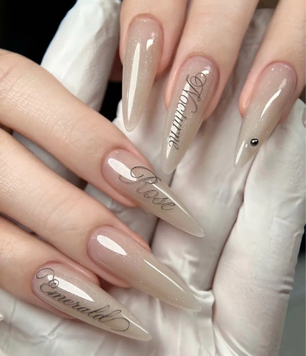 ネイル フットネイル フレンチネイル グラデーション 氷ネイル・うるうるネイル 韓国ネイル ハンドネイル Lynn_ Nailのネイルデザイン