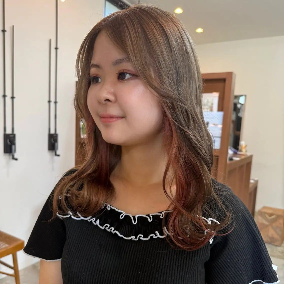 セミロング カラー ブリーチ ヘアカラー トリートメント shin enom yuukaのヘアスタイル