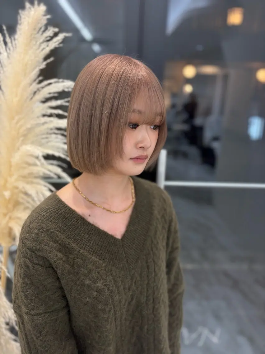 ミディアム Haruna/河原町 ハイトーン🤍のヘアスタイル