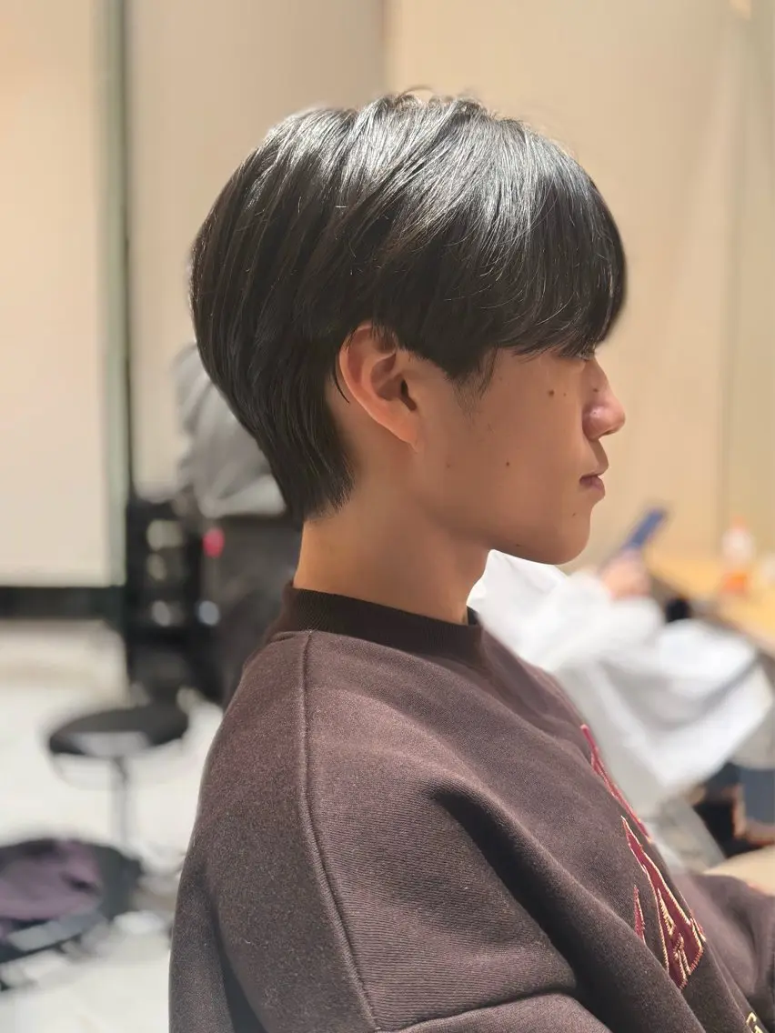 カラー メンズ カット トリートメント ヘッドスパ ヘアセット ミオ💎ショート 透ける暗髪のヘアスタイル
