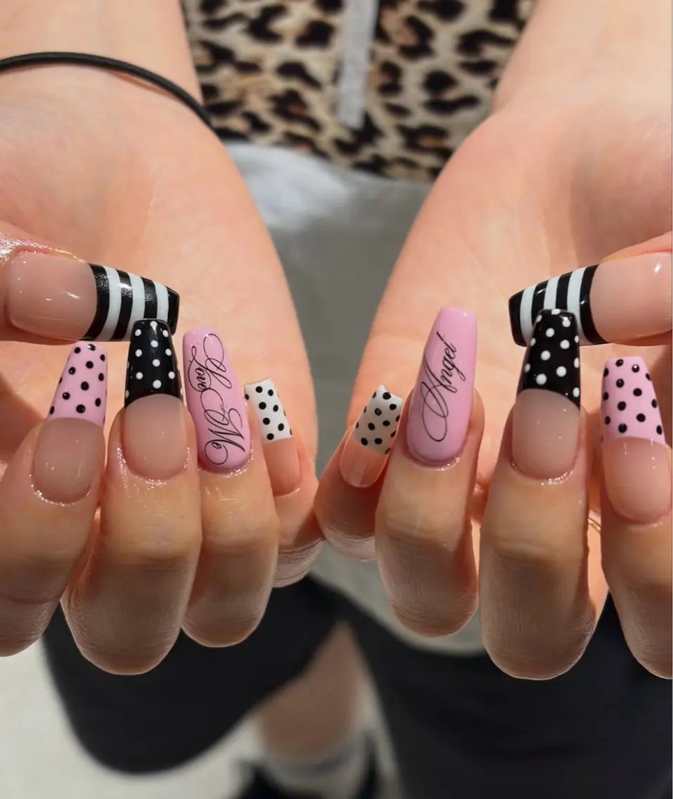 ネイル フレンチネイル ジェルネイル 韓国ネイル マグネットネイル 持ち込み ハンドネイル Royal nail_Mimiのネイルデザイン