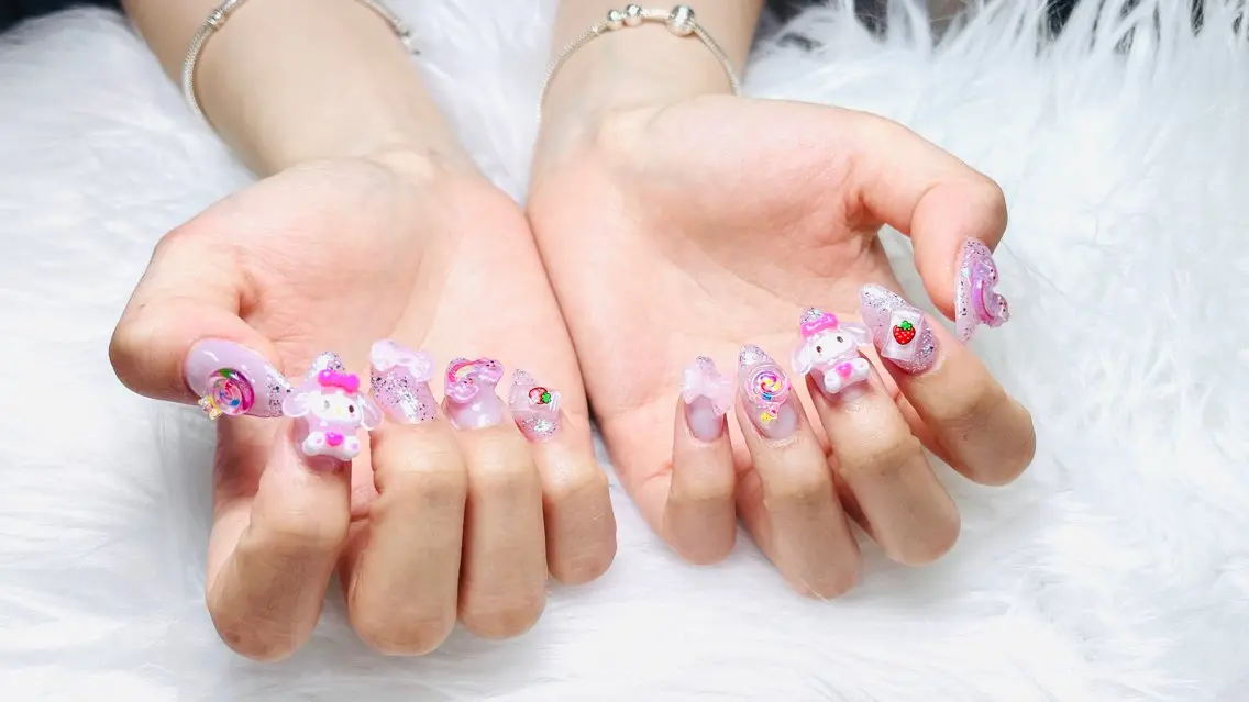 ネイル リナ ⭐️のネイルデザイン